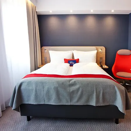 Express - By Ihg Отель Трир