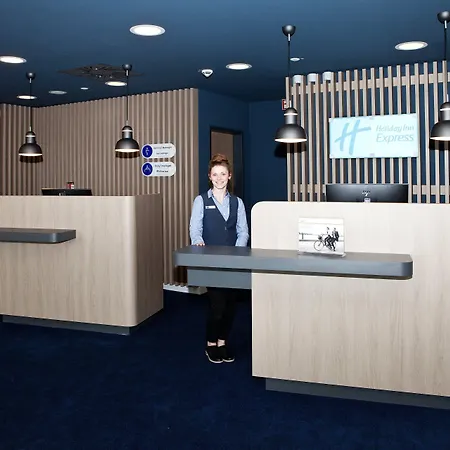 Express - By Ihg Отель 3*