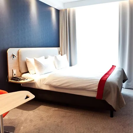 Express - By Ihg Отель Трир