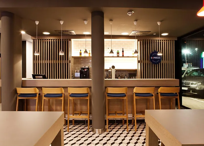 Express - By Ihg Hotel