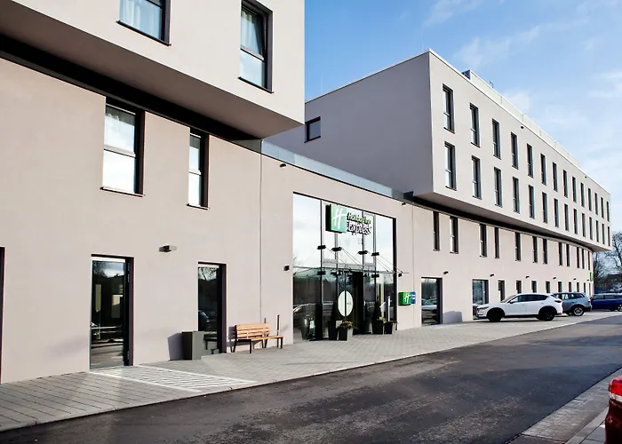 Express - By Ihg מלון